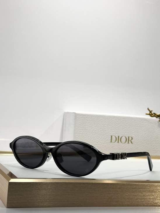 Picture of Dior Sunglasses _SKUfw77670589fw